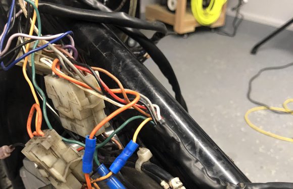 Weekend Tinkering – Re-wiring the Sporty