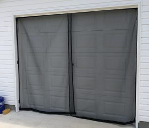 Garage screen with the door closed.