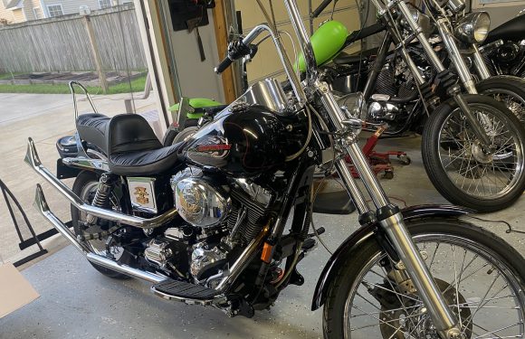 Grips and Floorboards on the Dyna Wide Glide