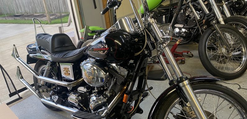 Grips and Floorboards on the Dyna Wide Glide