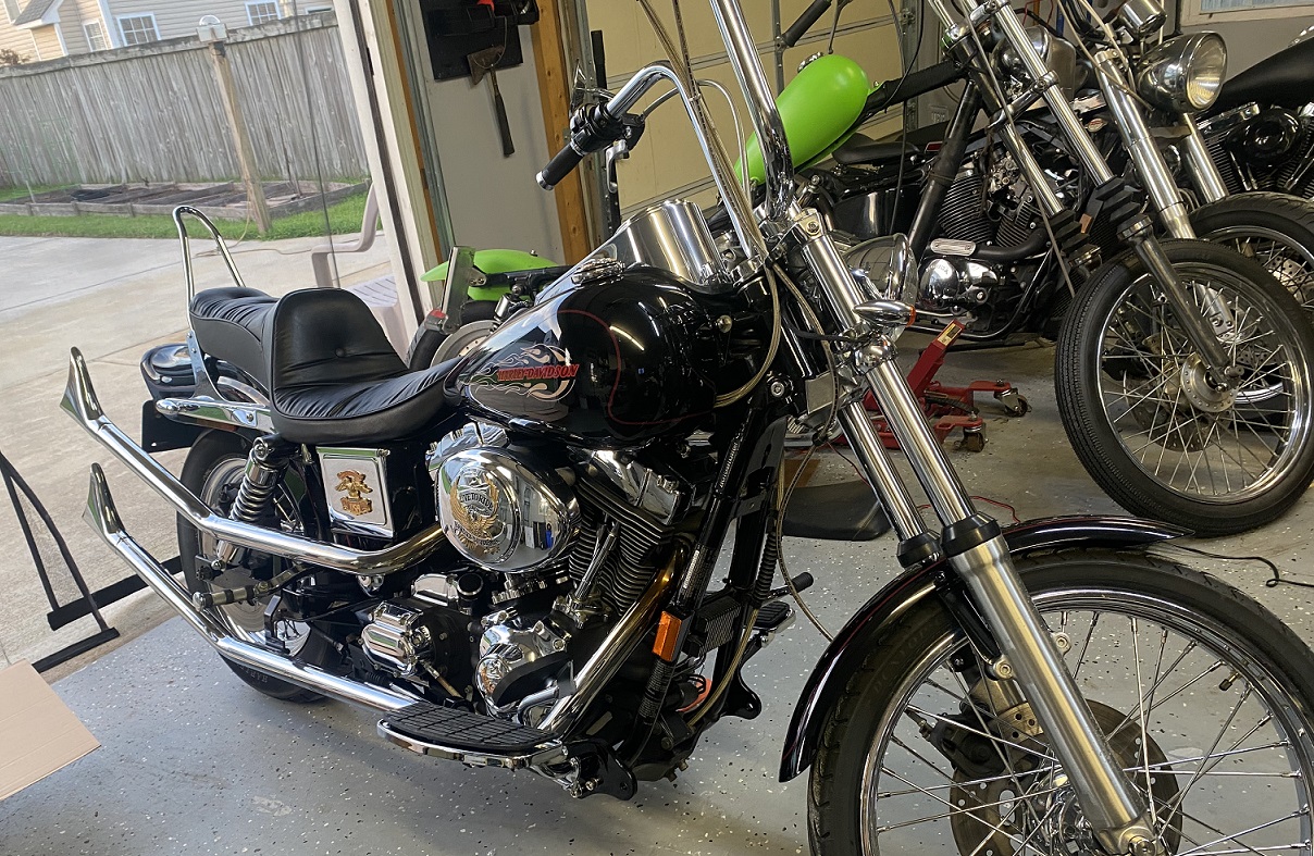 Grips and Floorboards on the Dyna Wide Glide Sportster Project